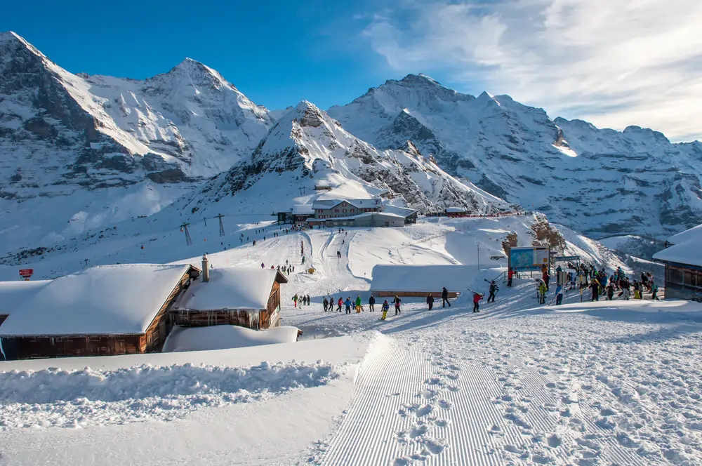 Snowboarding activity in Manali India Desert Holidays